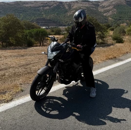 Pulsar NS200 Ön Görünüm